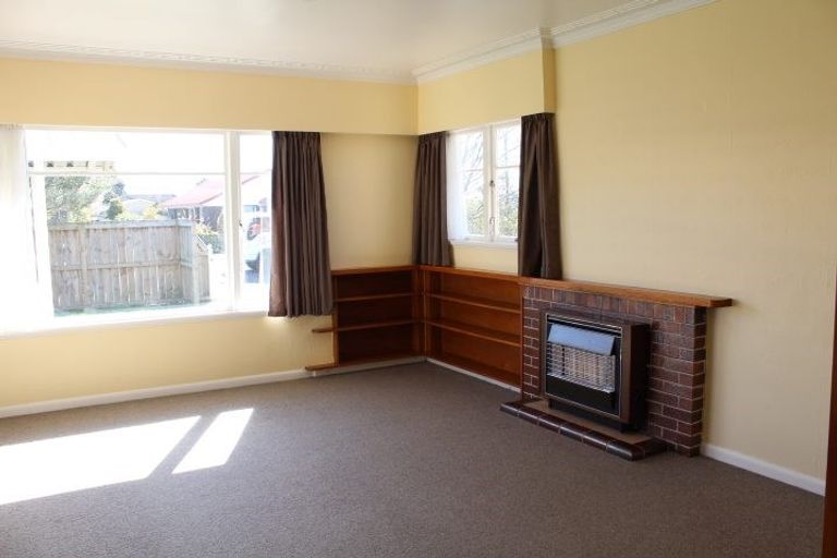 Photo of property in 18 Oxford Street, Fairfield, Hamilton, 3214