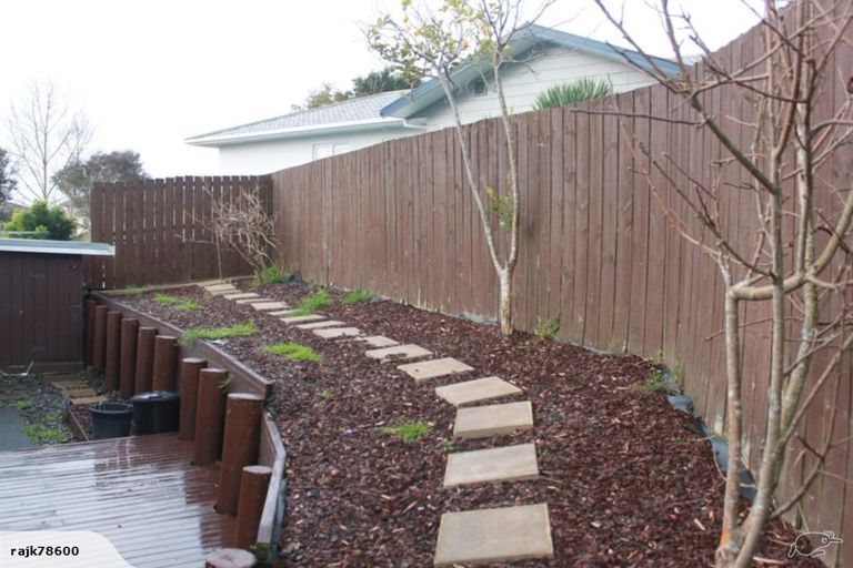 Photo of property in 1/49 Sungrove Rise, Sunnyvale, Auckland, 0612