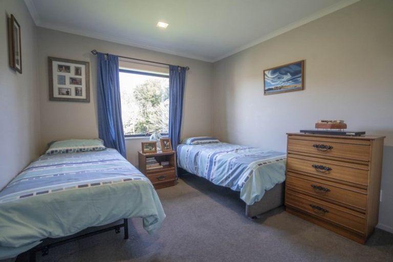 Photo of property in 12 Oreti Road, Otatara, Invercargill, 9879