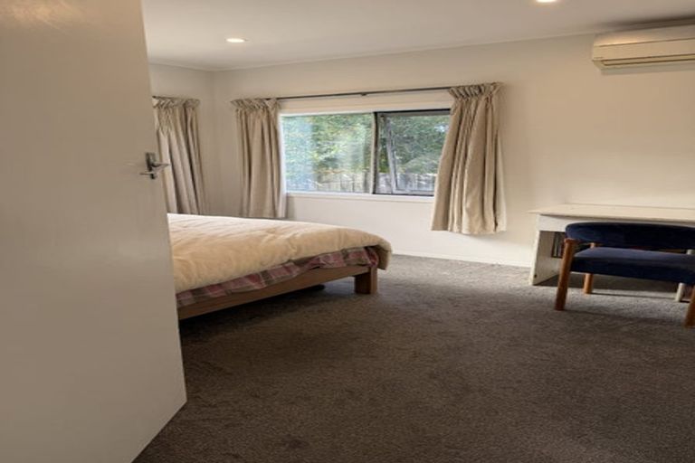 Photo of property in 1/132 Archers Road, Glenfield, Auckland, 0629