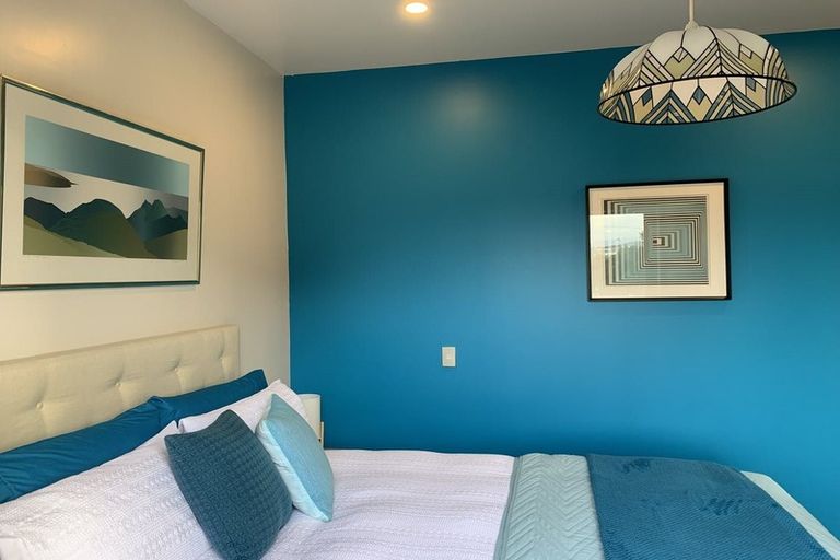 Photo of property in 274 Queens Drive, Lyall Bay, Wellington, 6022