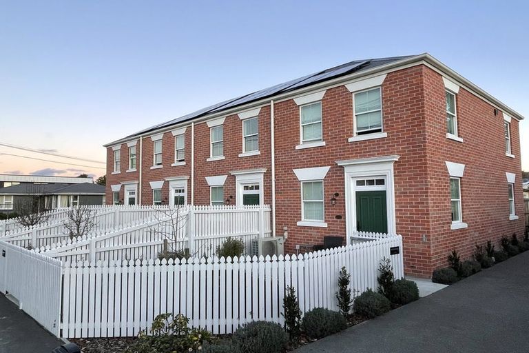 Photo of property in 30 Hargest Crescent, Saint Kilda, Dunedin, 9012