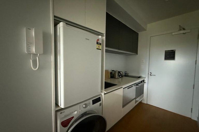 Photo of property in Frank Sargeson Apts, 105/74 Anzac Street, Takapuna, Auckland, 0622