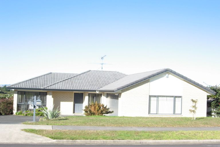 Photo of property in 20 Sandwick Drive, Weymouth, Auckland, 2103