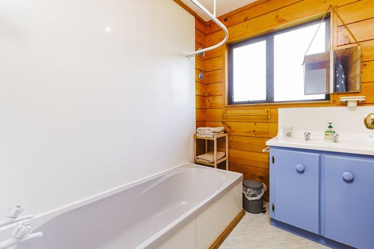 Photo of property in 2/4 Bunnythorpe Road, Papakura, 2110