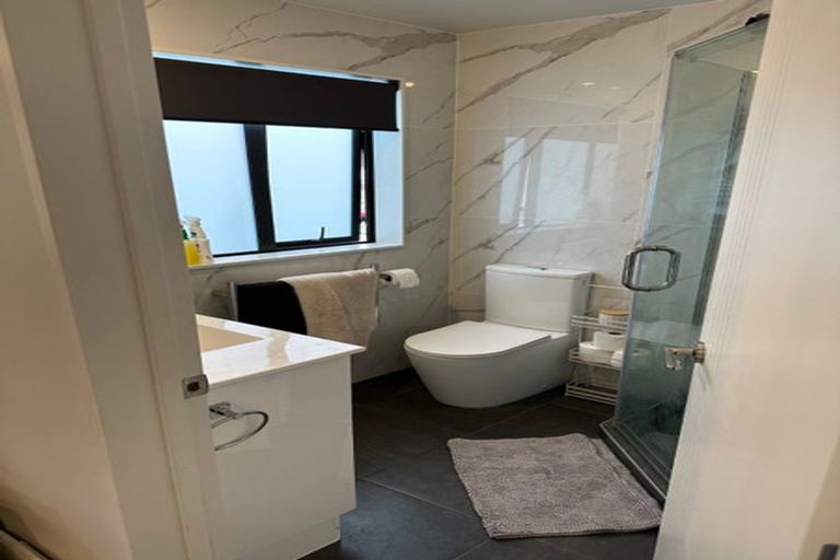 Photo of property in 10a Kelkirk Street, Kelston, Auckland, 0602