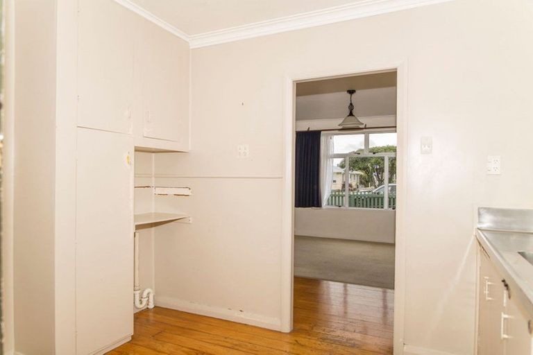 Photo of property in 17 Miller Street, Dannevirke, 4930