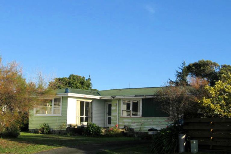 Photo of property in 4 Dennis Grove, Paraparaumu Beach, Paraparaumu, 5032