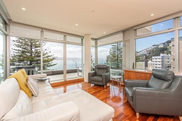 Photo of property in Mitika Apartments, 3/254 Oriental Parade, Oriental Bay, Wellington, 6011