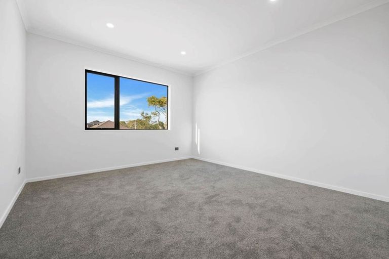 Photo of property in 10e Kent Road, Manurewa, Auckland, 2102