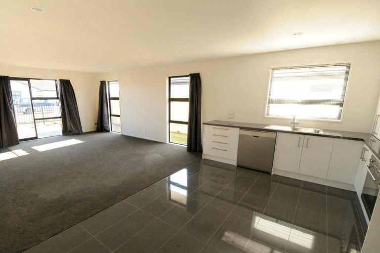 Photo of property in 15 Packard Crescent, Halswell, Christchurch, 8025