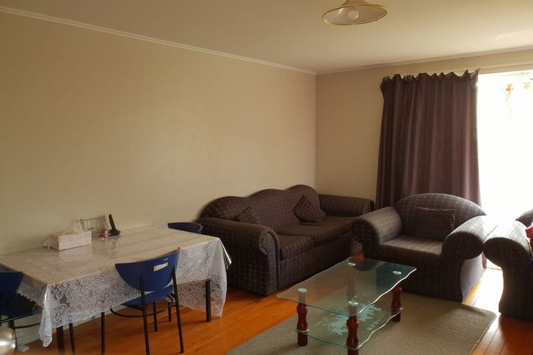 Photo of property in 19 Paton Avenue, Te Atatu South, Auckland, 0610