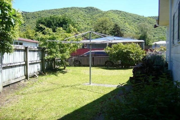 Photo of property in 35 Delaware Grove, Totara Park, Upper Hutt, 5018