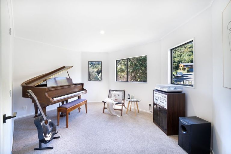 Photo of property in 2 Cromarty Place, Papakowhai, Porirua, 5024