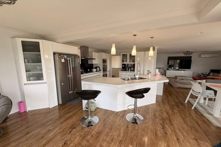 Photo of property in 39 Lansell Drive, East Tamaki Heights, Auckland, 2016