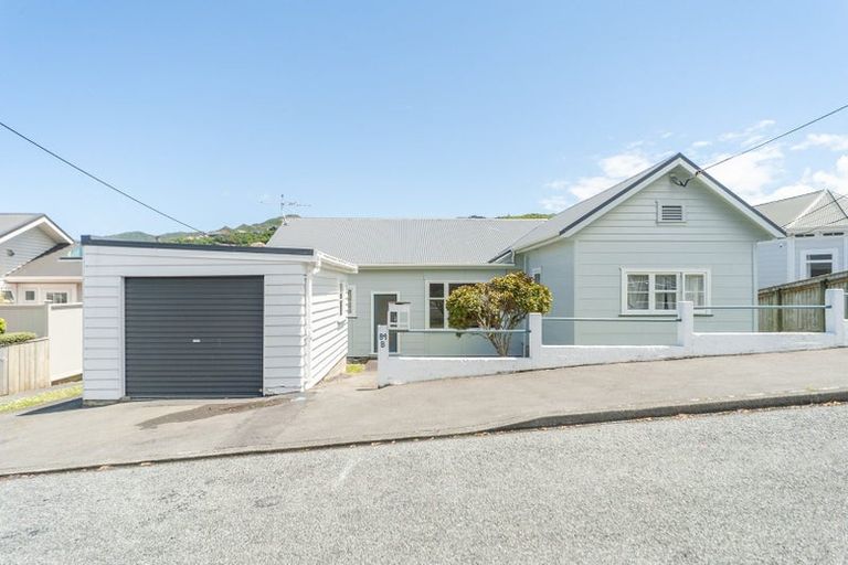 Photo of property in 84 Tiber Street, Island Bay, Wellington, 6023