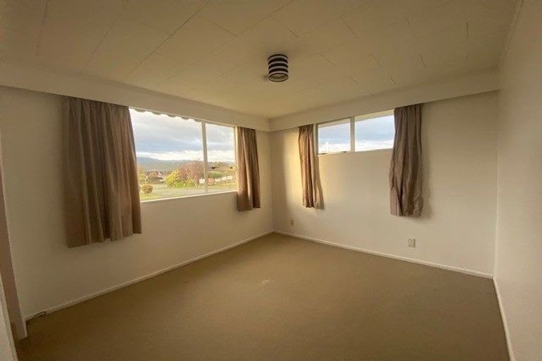 Photo of property in 1 Fremont Grove, Totara Park, Upper Hutt, 5018
