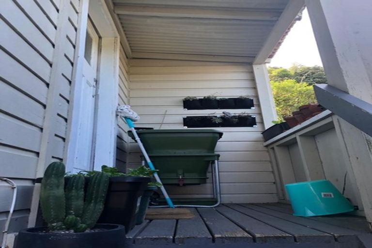 Photo of property in 2/44 Ribble Street, Island Bay, Wellington, 6023