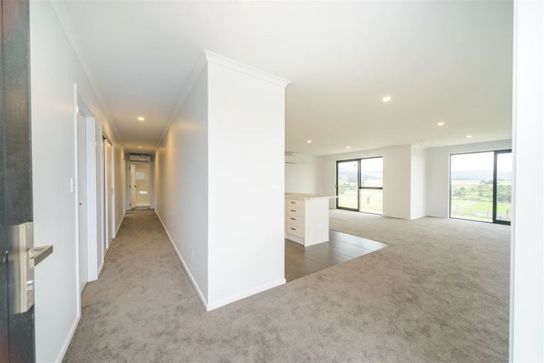 Photo of property in 154b Pacific Drive, Fitzherbert, Palmerston North, 4410