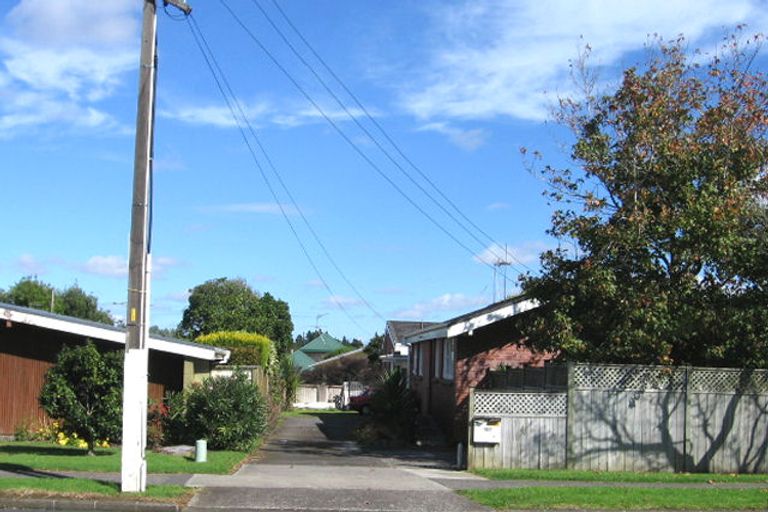 Photo of property in 2/187 Bucklands Beach Road, Bucklands Beach, Auckland, 2012