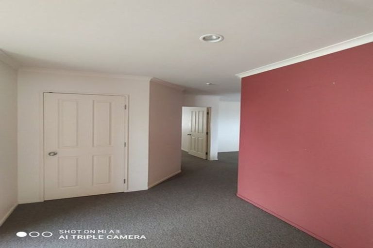 Photo of property in 24 Woodcroft Way, Pukekohe, 2120