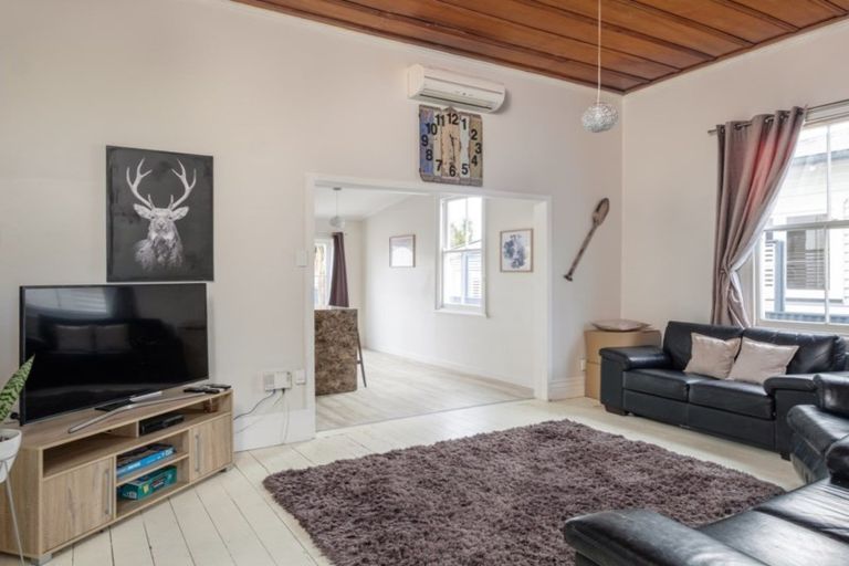 Photo of property in 4 Hinaki Street, Inner Kaiti, Gisborne, 4010