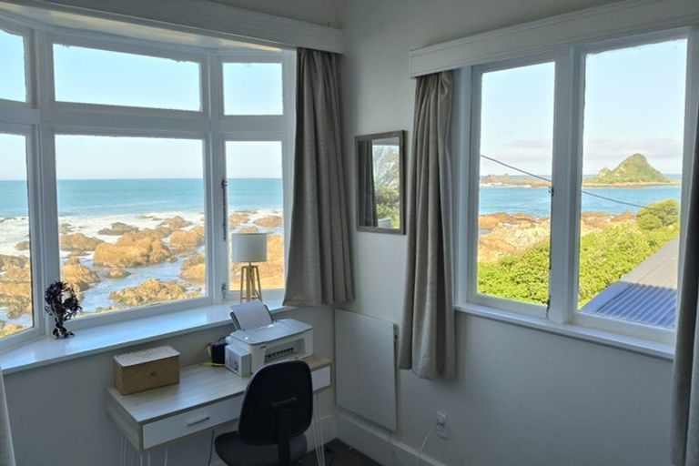 Photo of property in 156 The Esplanade, Houghton Bay, Wellington, 6023