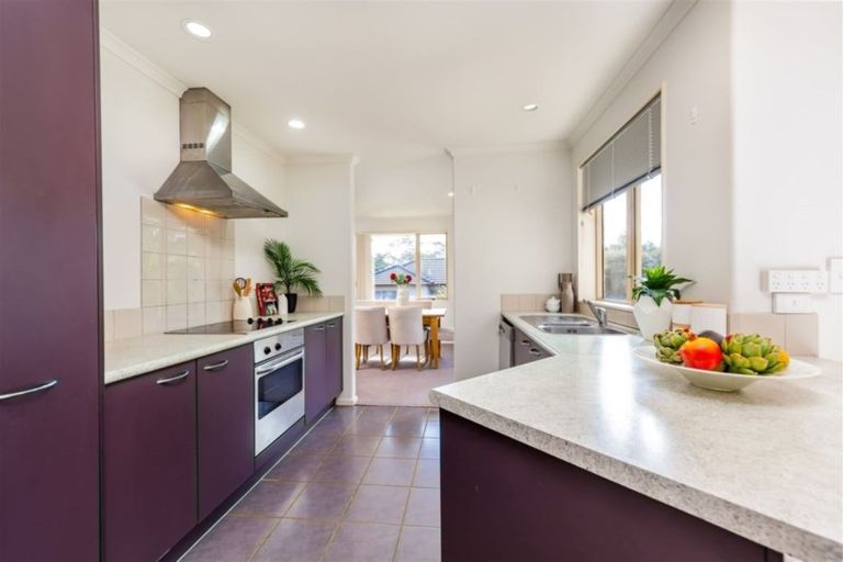 Photo of property in 15 Condor Place, Unsworth Heights, Auckland, 0632