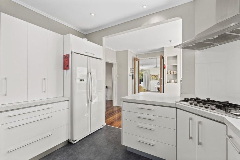 Photo of property in 21 Ngaio Gorge Road, Ngaio, Wellington, 6035