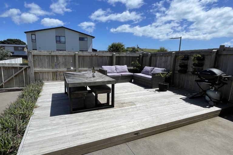 Photo of property in 31 Discovery Place, Marfell, New Plymouth, 4310