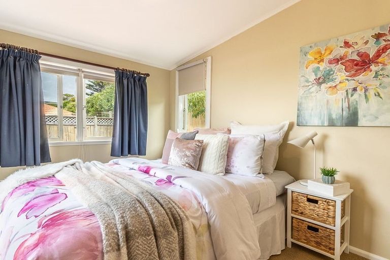 Photo of property in 36 Raroa Place, Pukerua Bay, 5026