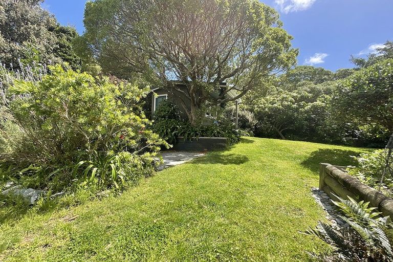 Photo of property in 2 Te Kura Road, Pukerua Bay, 5026