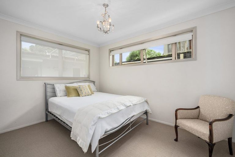 Photo of property in 31 Ocean View Road, Milford, Auckland, 0620