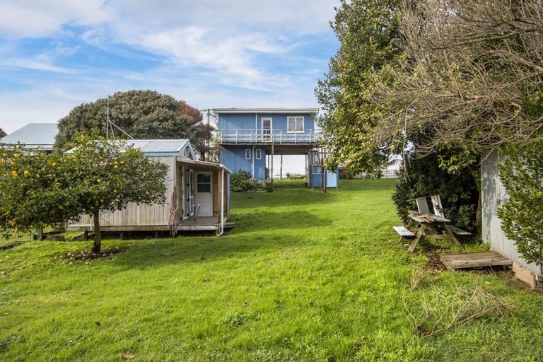 Photo of property in 54 Athenree Road, Athenree, Katikati, 3177