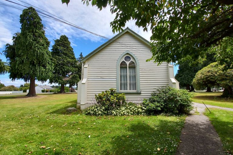 Photo of property in 5 Laura Street, Kelston, Auckland, 0602