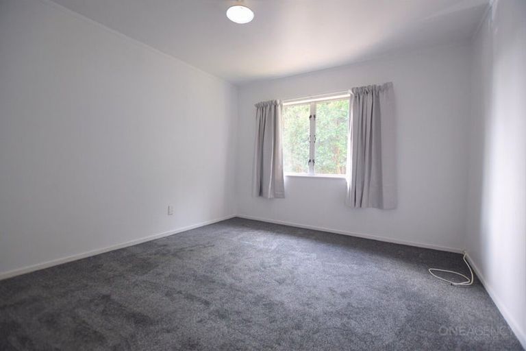 Photo of property in 46 Hindmarsh Street, Henderson, Auckland, 0612