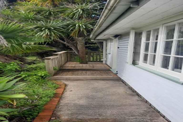 Photo of property in 325 Titirangi Road, Titirangi, Auckland, 0604