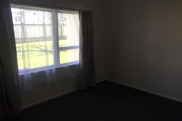 Photo of property in 22 Tironui Station Road East, Papakura, 2112