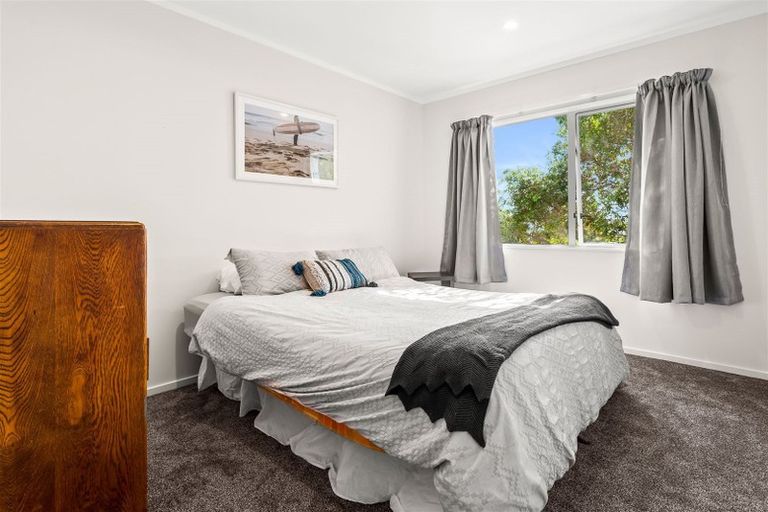 Photo of property in 34 Sungrove Rise, Sunnyvale, Auckland, 0612