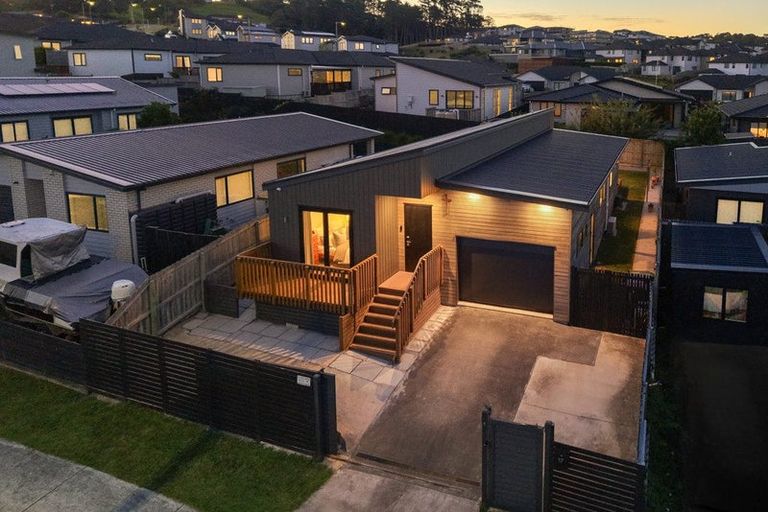 Photo of property in 17 Patrick Rice Drive, Swanson, Auckland, 0614