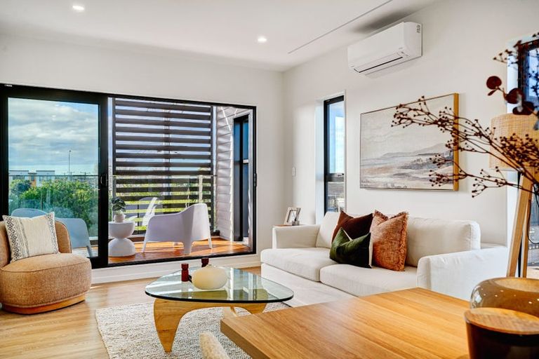 Photo of property in 16 Woodford Avenue, Brookfield, Tauranga, 3110