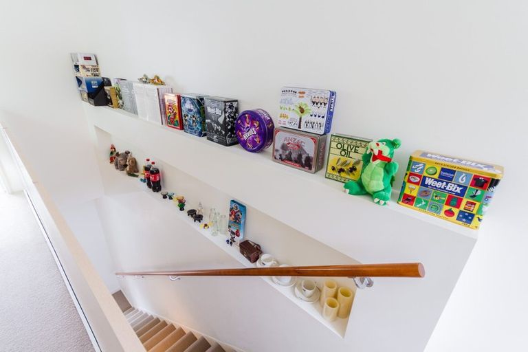 Photo of property in 19 Tiketike Way, Brooklyn, Wellington, 6021