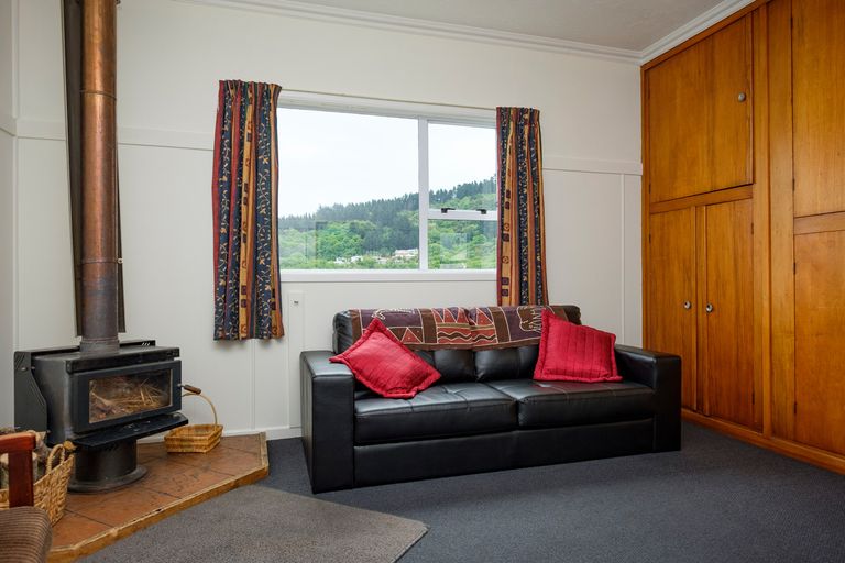 Photo of property in 16c Magnetic Street, Port Chalmers, 9023