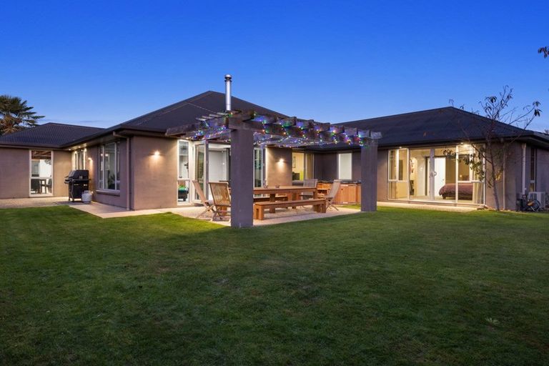 Photo of property in 33 Magnolia Drive, Springlands, Blenheim, 7201