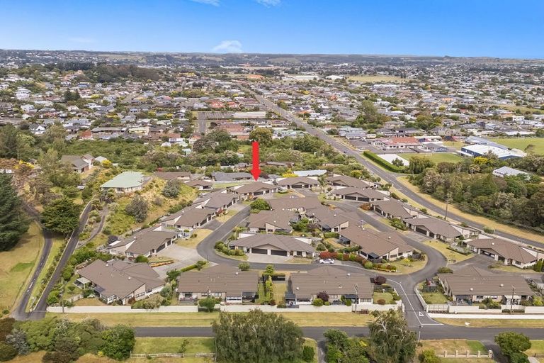 Photo of property in Caversham Park, 2/18 Caversham Road, Westmere, Whanganui, 4501