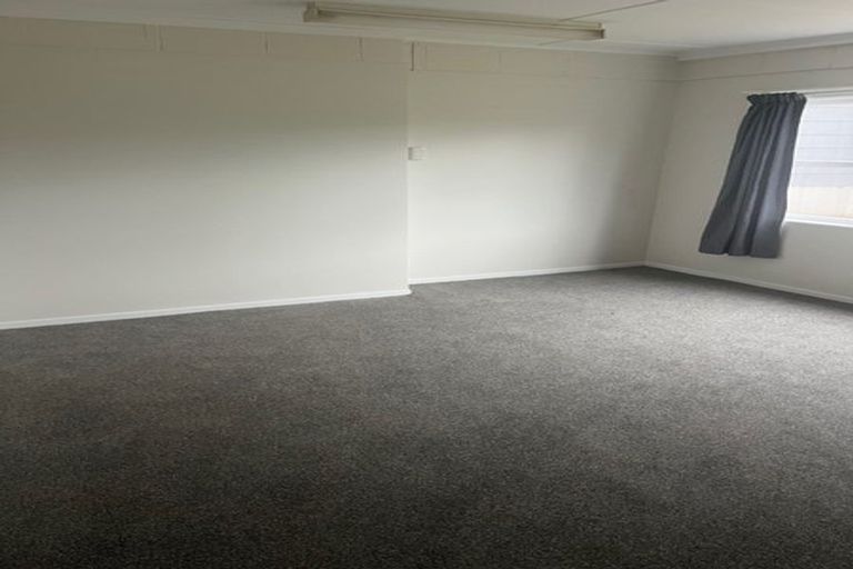 Photo of property in 12 Michelle Place, Mangere, Auckland, 2022
