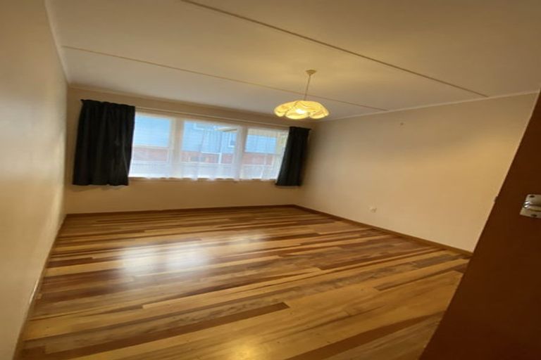 Photo of property in 121 Breaker Bay Road, Breaker Bay, Wellington, 6022