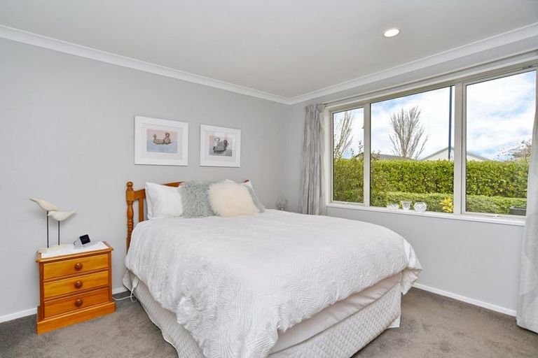 Photo of property in 26 Pounamu Place, Pegasus, 7612