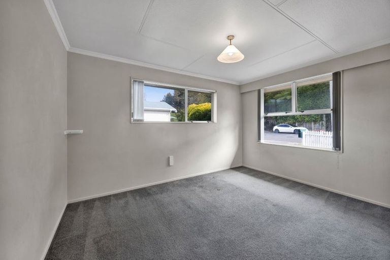 Photo of property in 17 Frankley Road, Westown, New Plymouth, 4310