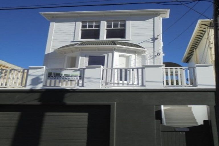 Photo of property in 54 Porritt Avenue, Mount Victoria, Wellington, 6011